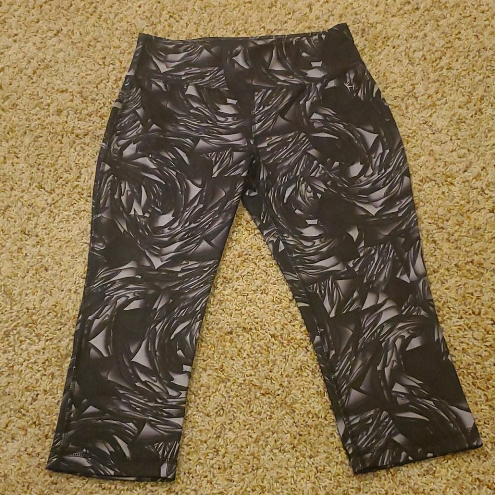 Danskin now fitted capri